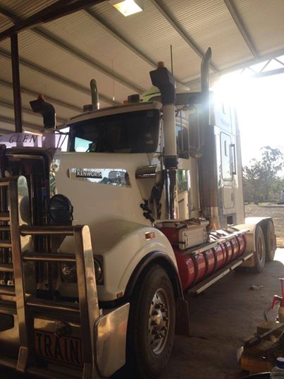 Kenworth 904 with another C16